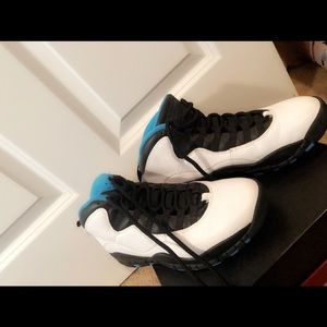 Powder blues. Sorry I don’t have the box.